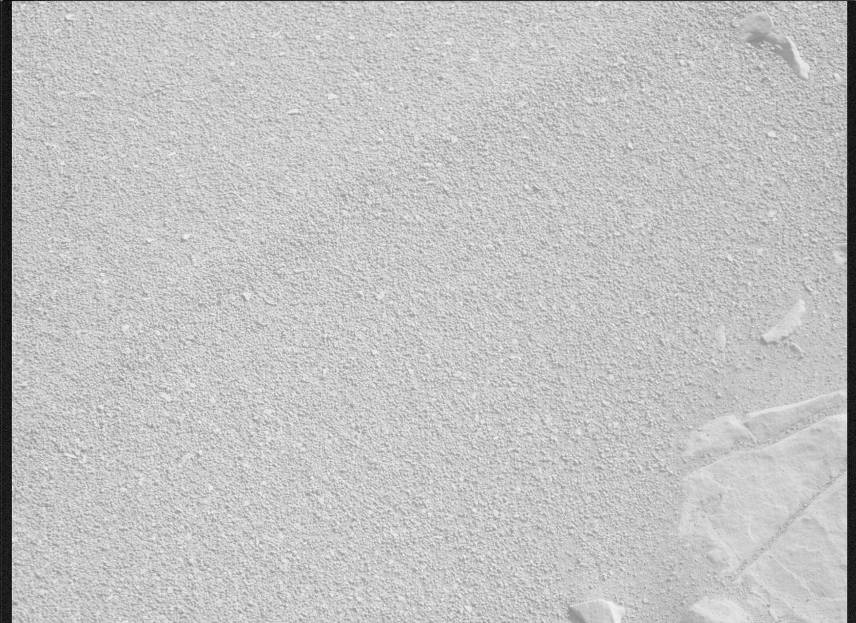 This image was taken by MCZ_RIGHT onboard NASA's Mars rover Perseverance on Sol 572