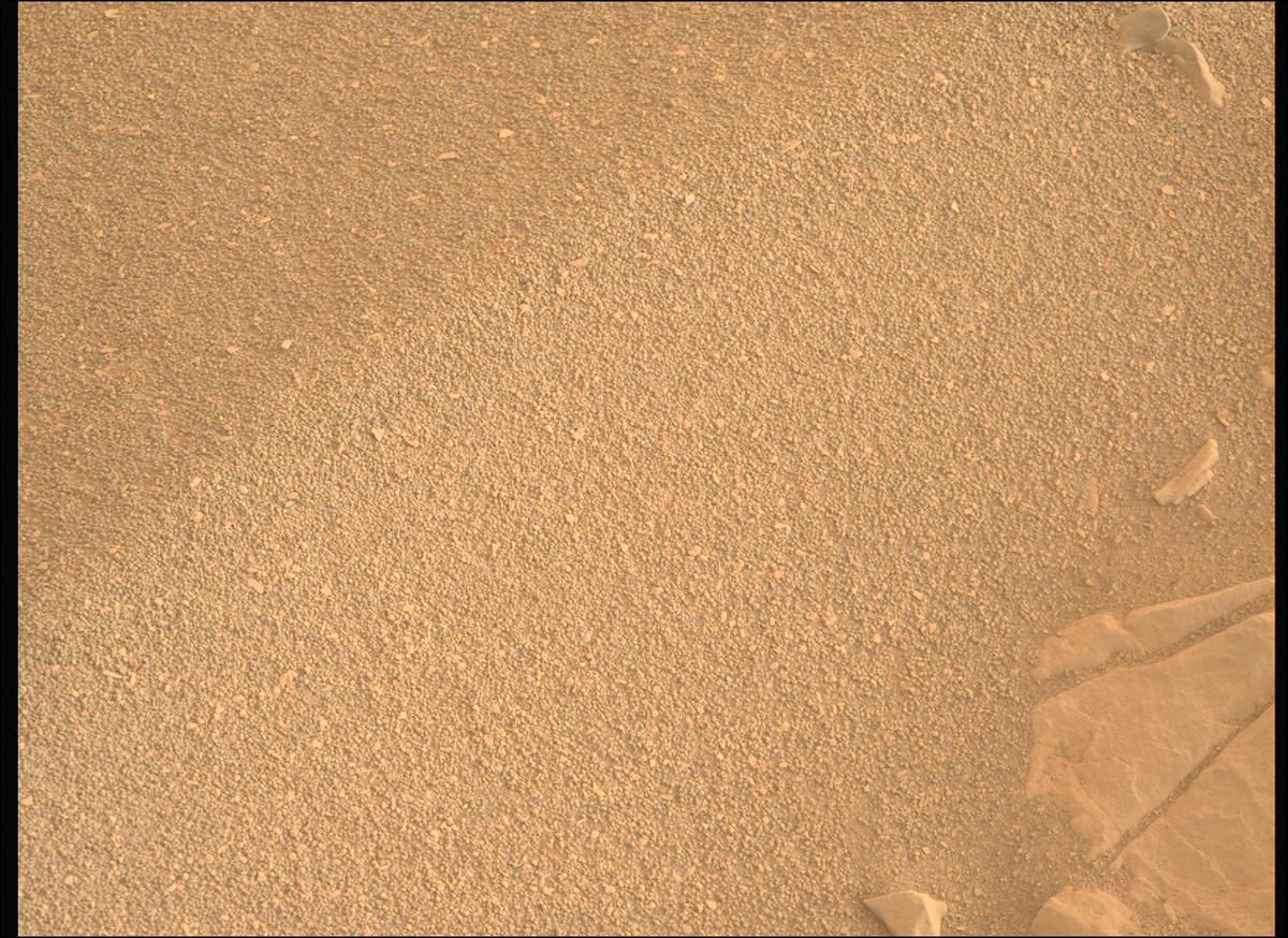 This image was taken by MCZ_RIGHT onboard NASA's Mars rover Perseverance on Sol 573