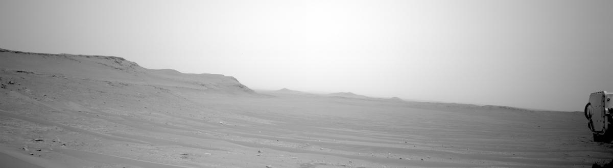 This image was taken by NAVCAM_LEFT onboard NASA's Mars rover Perseverance on Sol 579