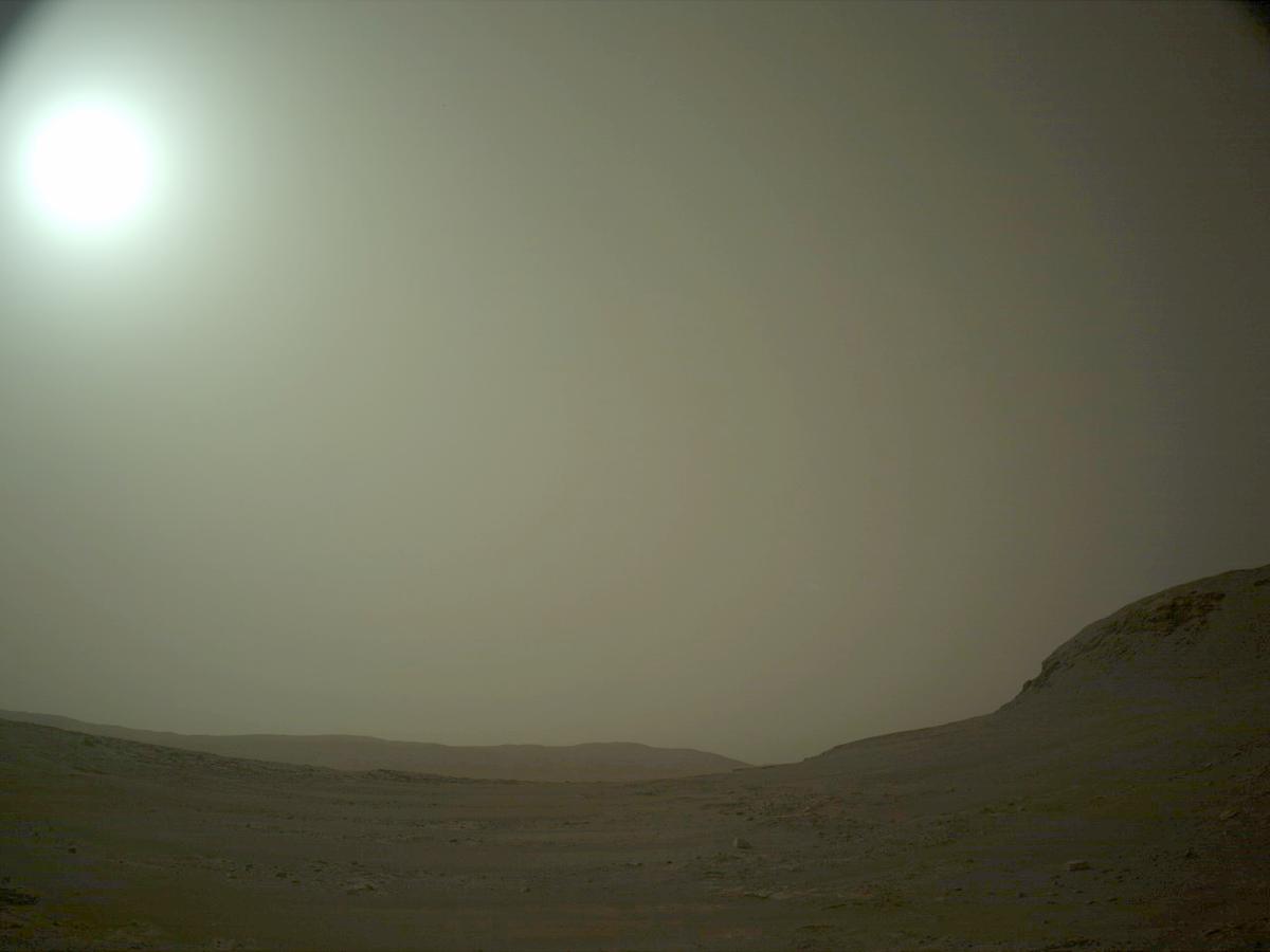 This image was taken by NAVCAM_LEFT onboard NASA's Mars rover Perseverance on Sol 580