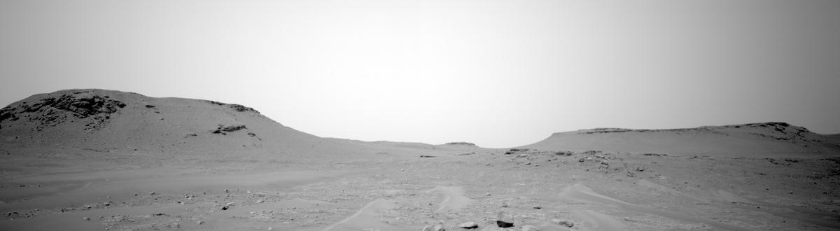 This image was taken by NAVCAM_LEFT onboard NASA's Mars rover Perseverance on Sol 581