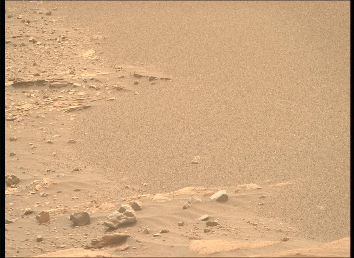 This image was taken by MCZ_RIGHT onboard NASA's Mars rover Perseverance on Sol 582