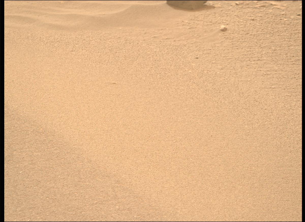 This image was taken by MCZ_RIGHT onboard NASA's Mars rover Perseverance on Sol 582