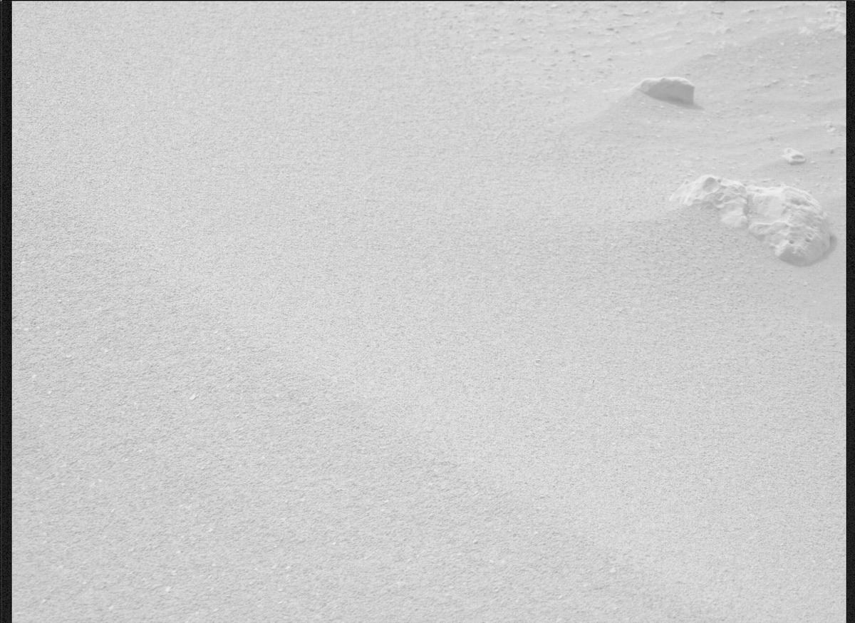 This image was taken by MCZ_RIGHT onboard NASA's Mars rover Perseverance on Sol 582