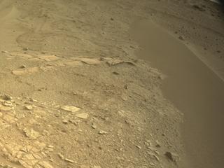 View image taken on Mars, Mars Perseverance Sol 586: Right Navigation Camera (Navcam)