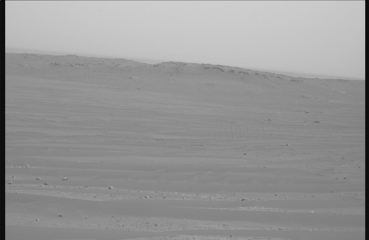 This image was taken by MCZ_LEFT onboard NASA's Mars rover Perseverance on Sol 586