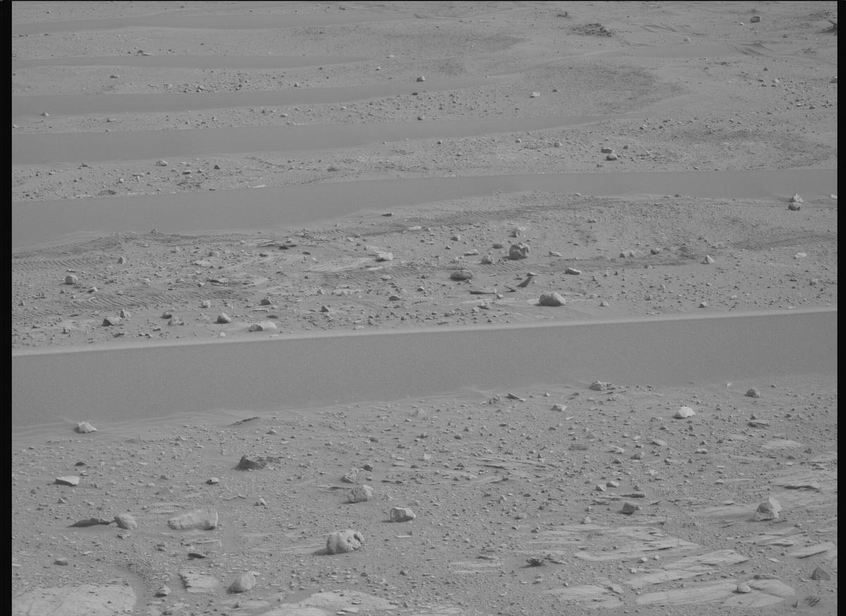 This image was taken by MCZ_LEFT onboard NASA's Mars rover Perseverance on Sol 586