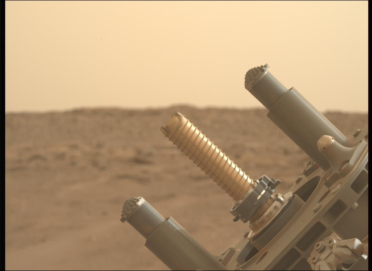 This image was taken by MCZ_LEFT onboard NASA's Mars rover Perseverance on Sol 586