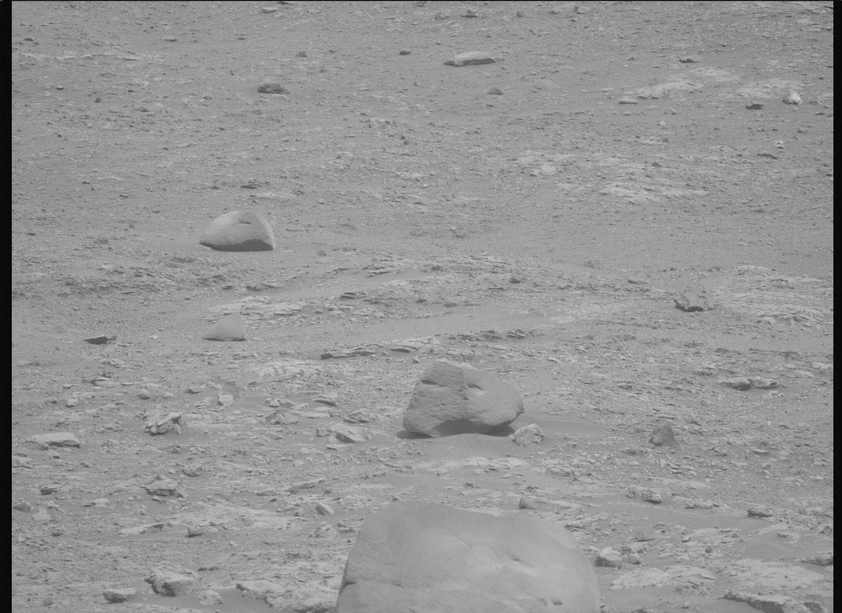 This image was taken by MCZ_LEFT onboard NASA's Mars rover Perseverance on Sol 588