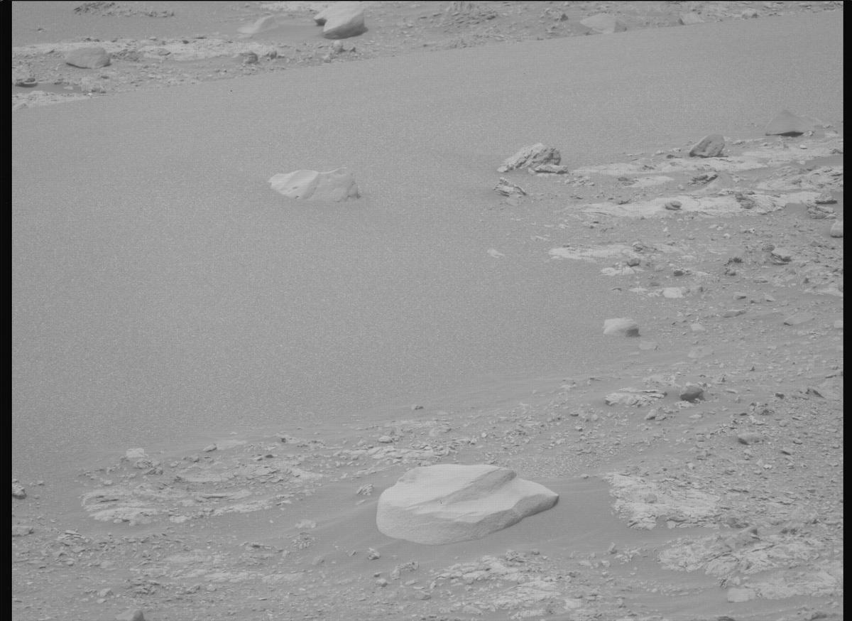 This image was taken by MCZ_LEFT onboard NASA's Mars rover Perseverance on Sol 588