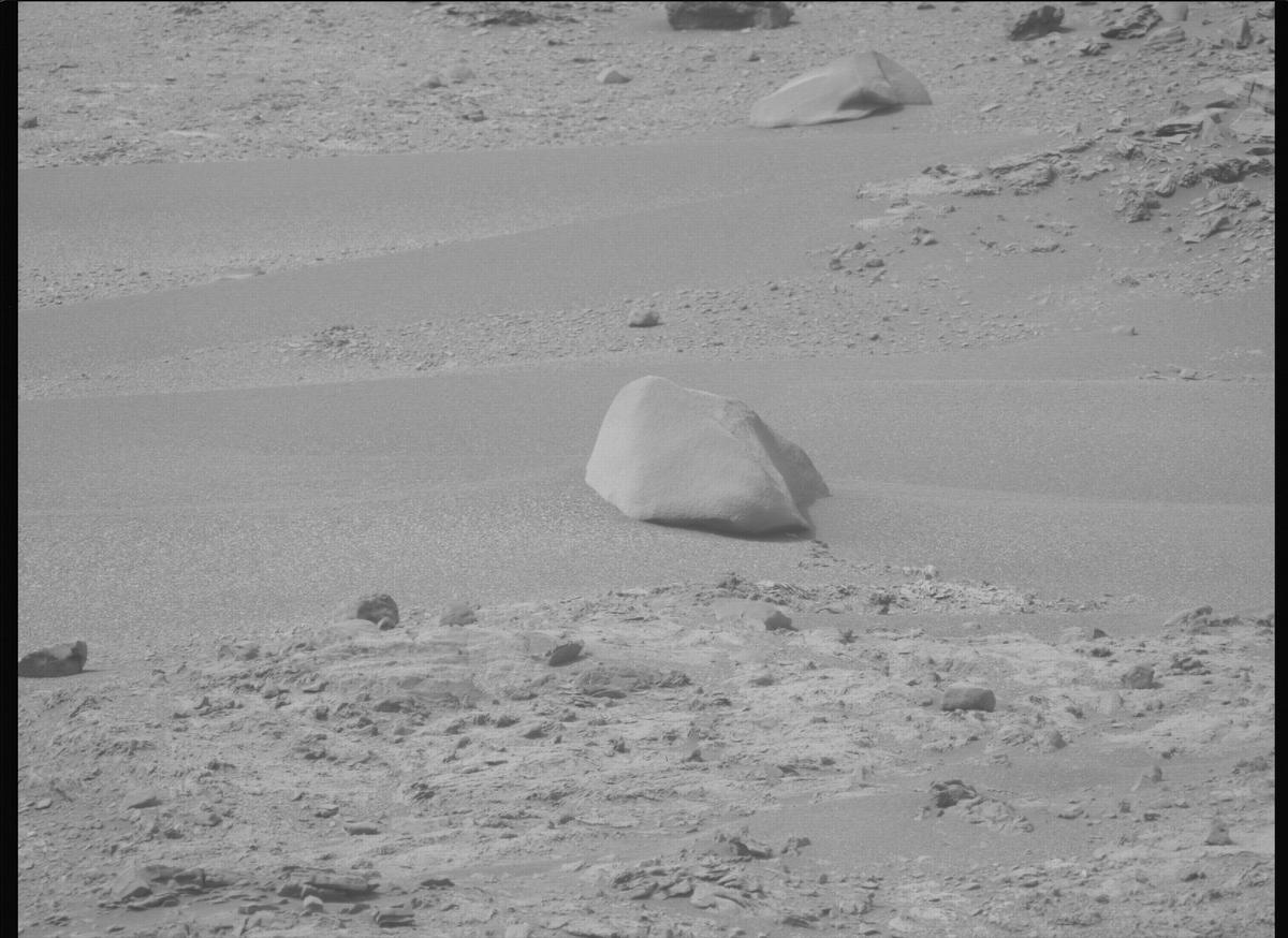 This image was taken by MCZ_LEFT onboard NASA's Mars rover Perseverance on Sol 588