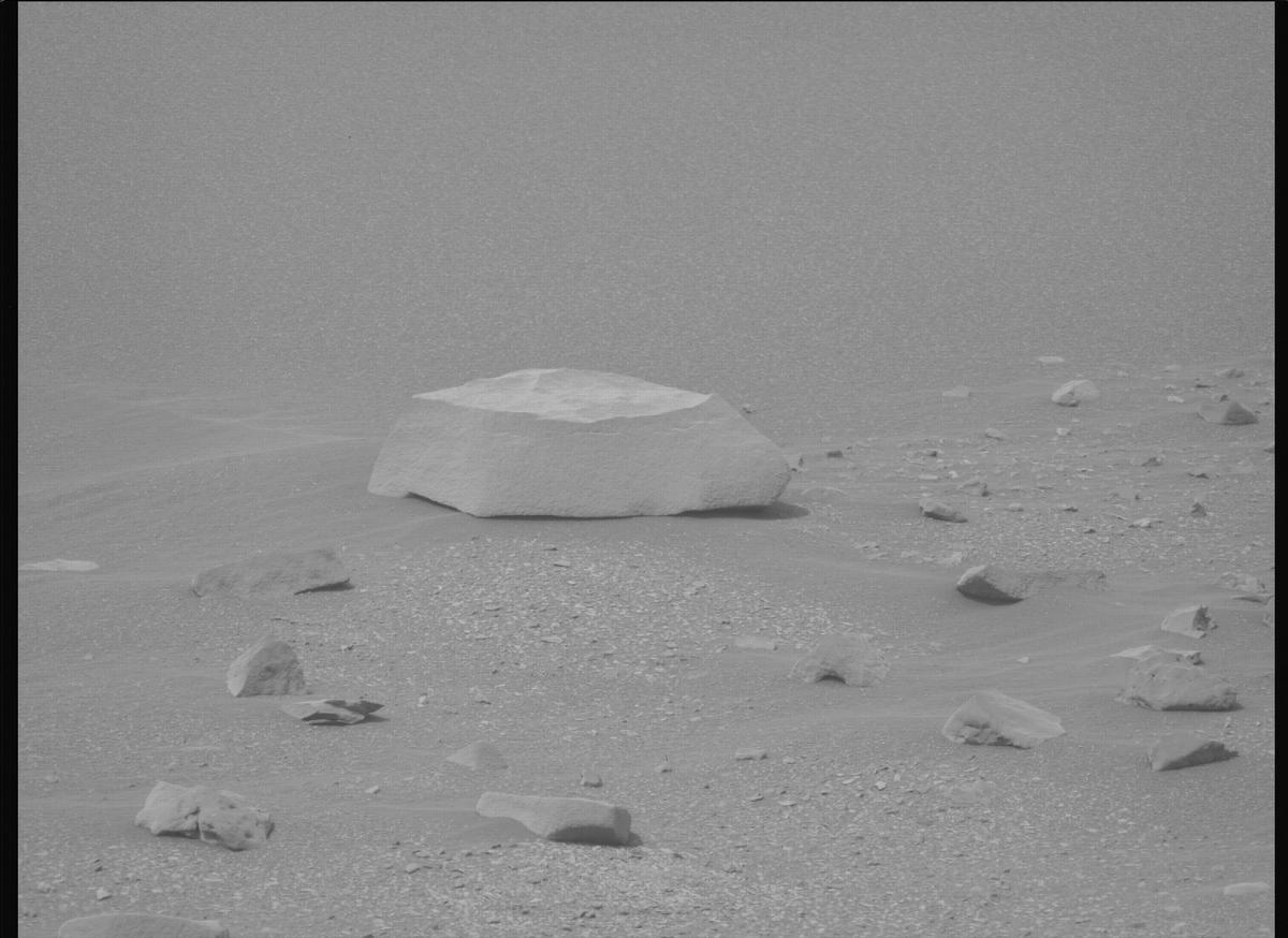 This image was taken by MCZ_LEFT onboard NASA's Mars rover Perseverance on Sol 588