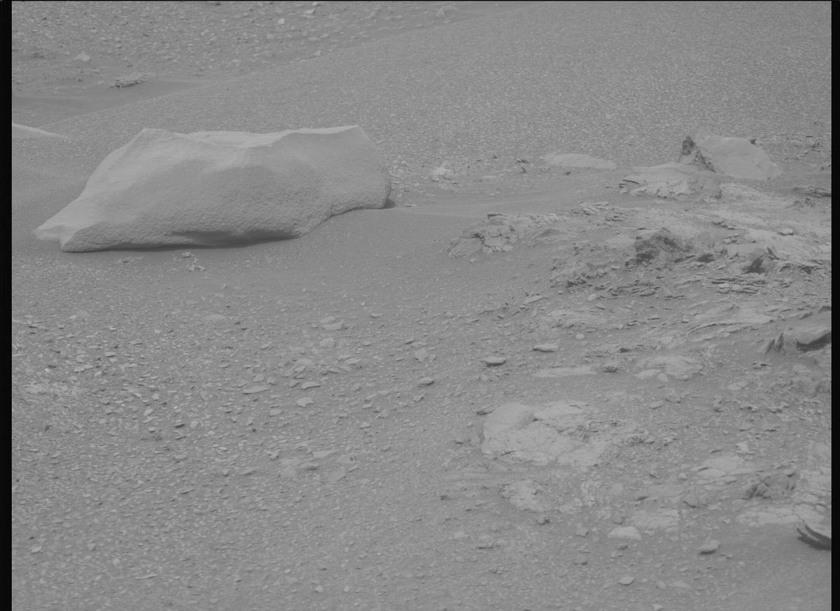 This image was taken by MCZ_LEFT onboard NASA's Mars rover Perseverance on Sol 588