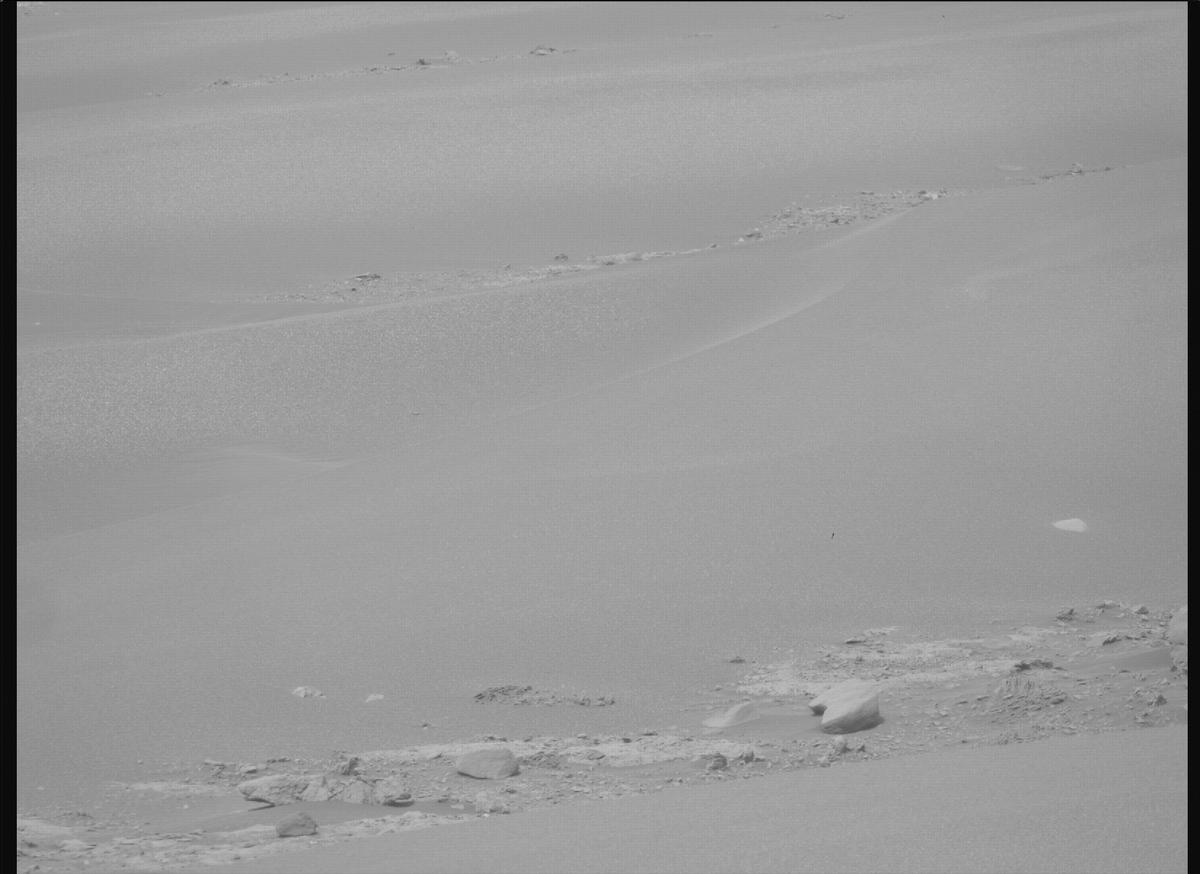 This image was taken by MCZ_RIGHT onboard NASA's Mars rover Perseverance on Sol 588
