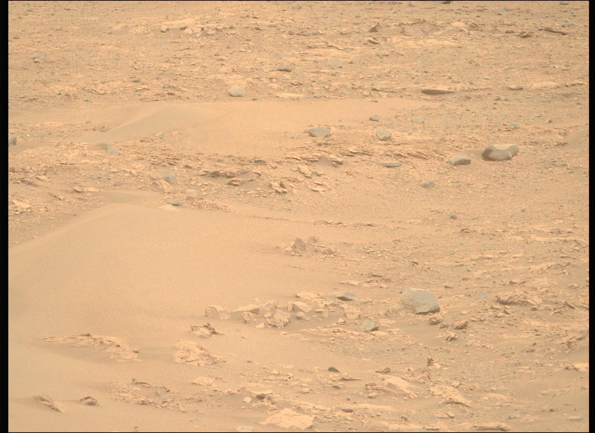 This image was taken by MCZ_RIGHT onboard NASA's Mars rover Perseverance on Sol 588