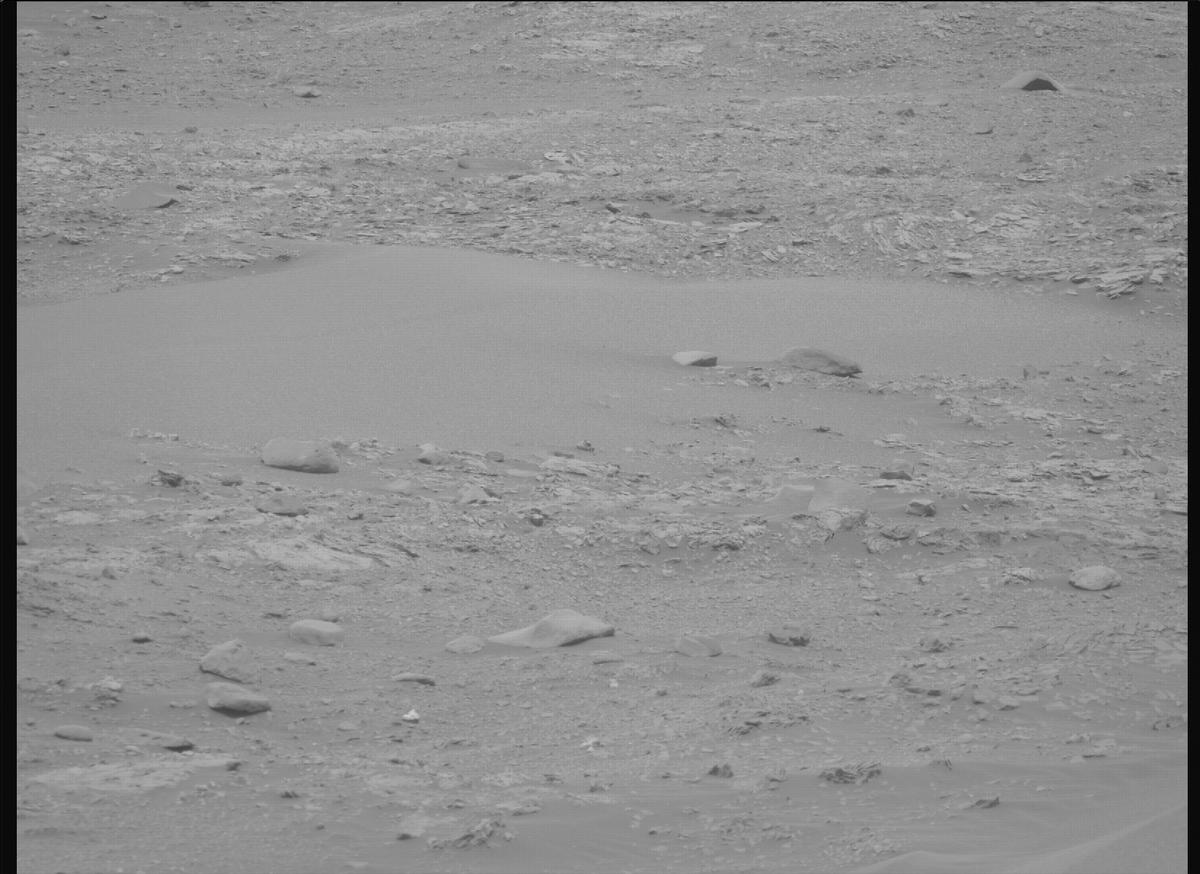 This image was taken by MCZ_RIGHT onboard NASA's Mars rover Perseverance on Sol 588