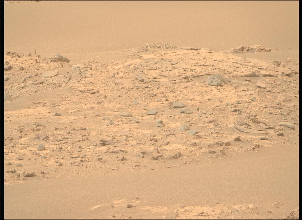 This image was taken by MCZ_RIGHT onboard NASA's Mars rover Perseverance on Sol 588