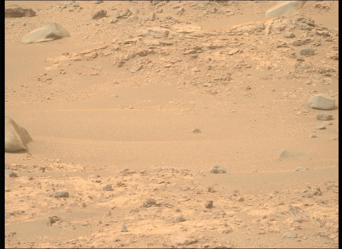 This image was taken by MCZ_RIGHT onboard NASA's Mars rover Perseverance on Sol 588