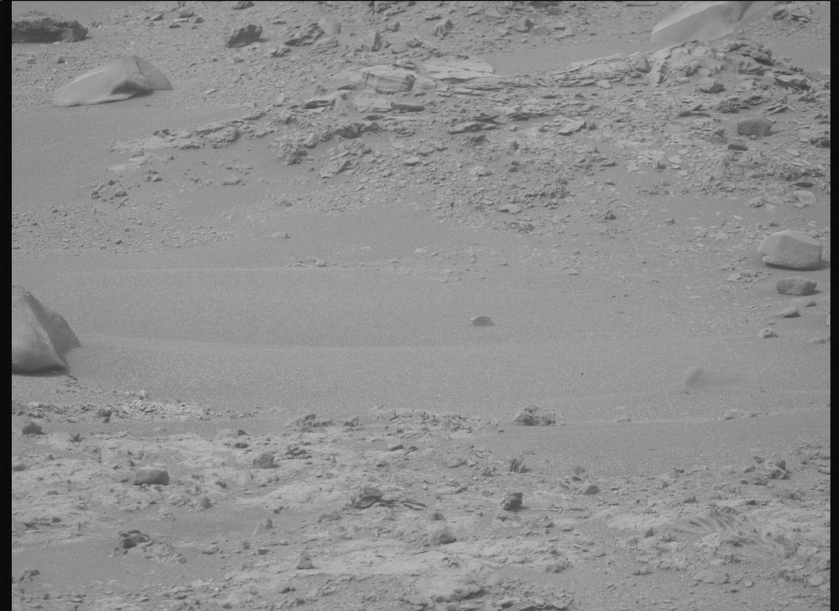 This image was taken by MCZ_RIGHT onboard NASA's Mars rover Perseverance on Sol 588