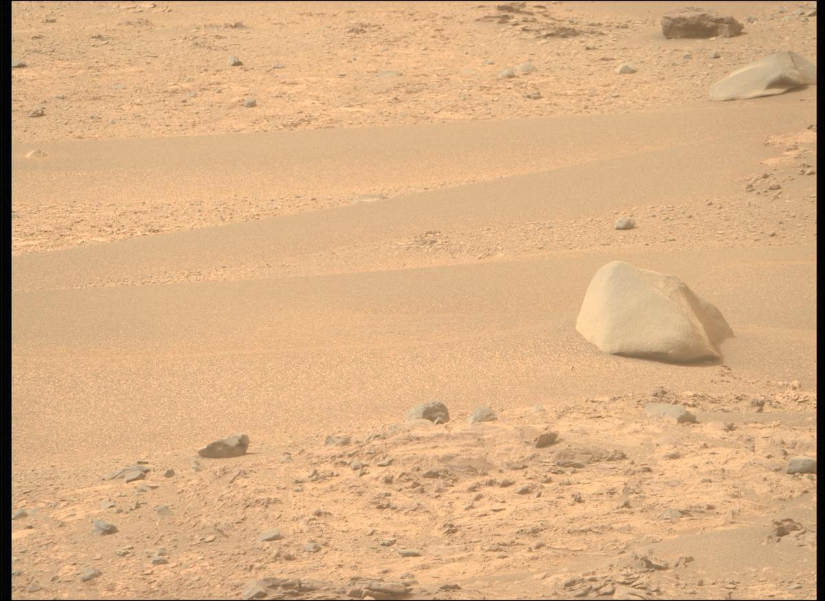 This image was taken by MCZ_RIGHT onboard NASA's Mars rover Perseverance on Sol 588