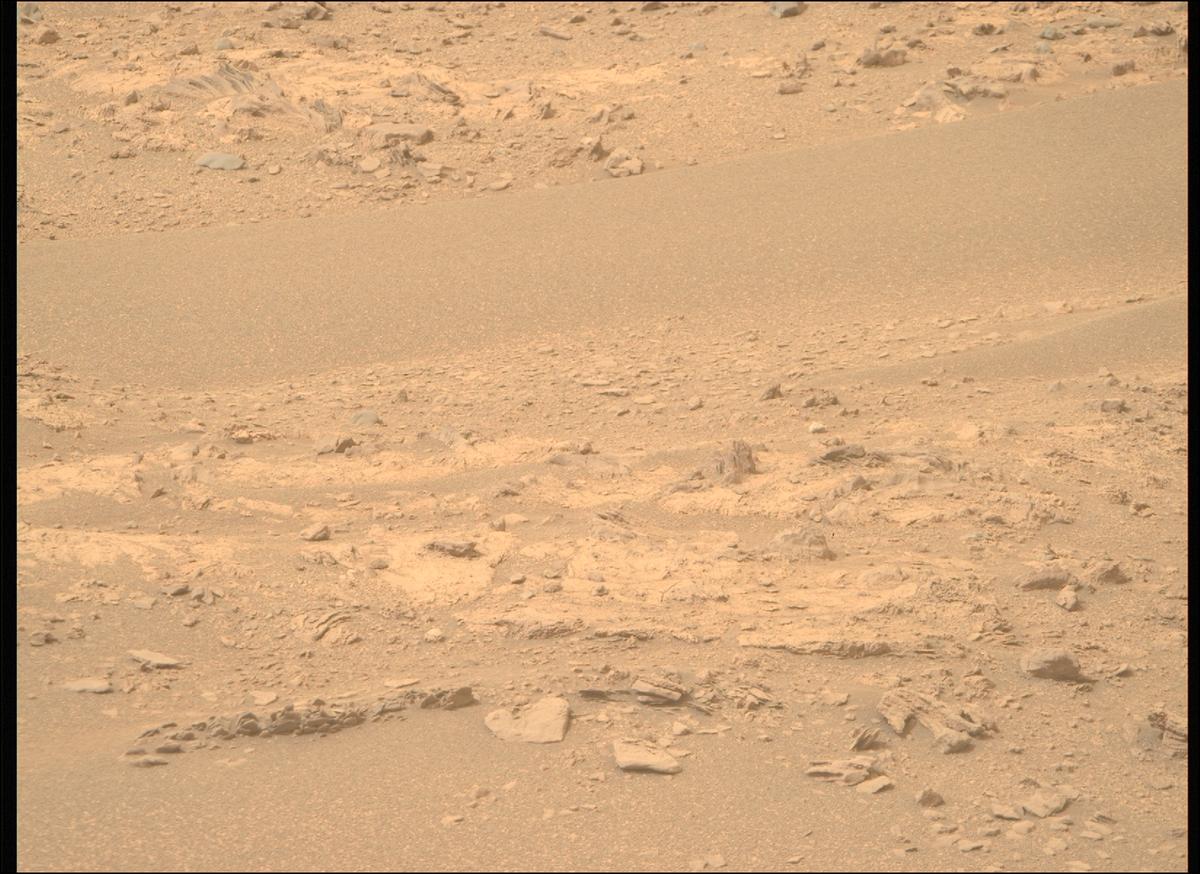 This image was taken by MCZ_RIGHT onboard NASA's Mars rover Perseverance on Sol 588