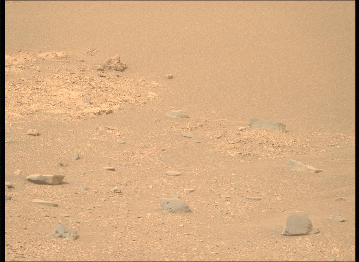 This image was taken by MCZ_RIGHT onboard NASA's Mars rover Perseverance on Sol 588