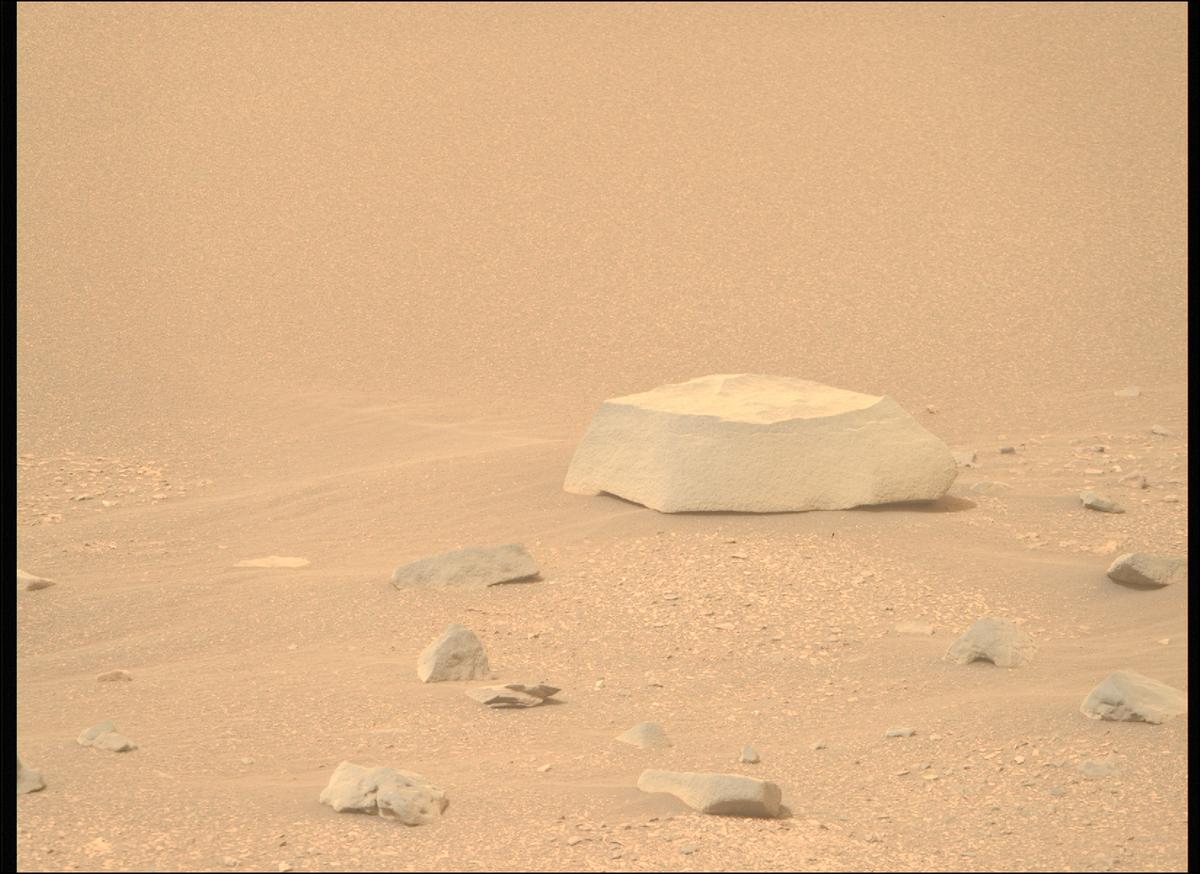 This image was taken by MCZ_RIGHT onboard NASA's Mars rover Perseverance on Sol 588