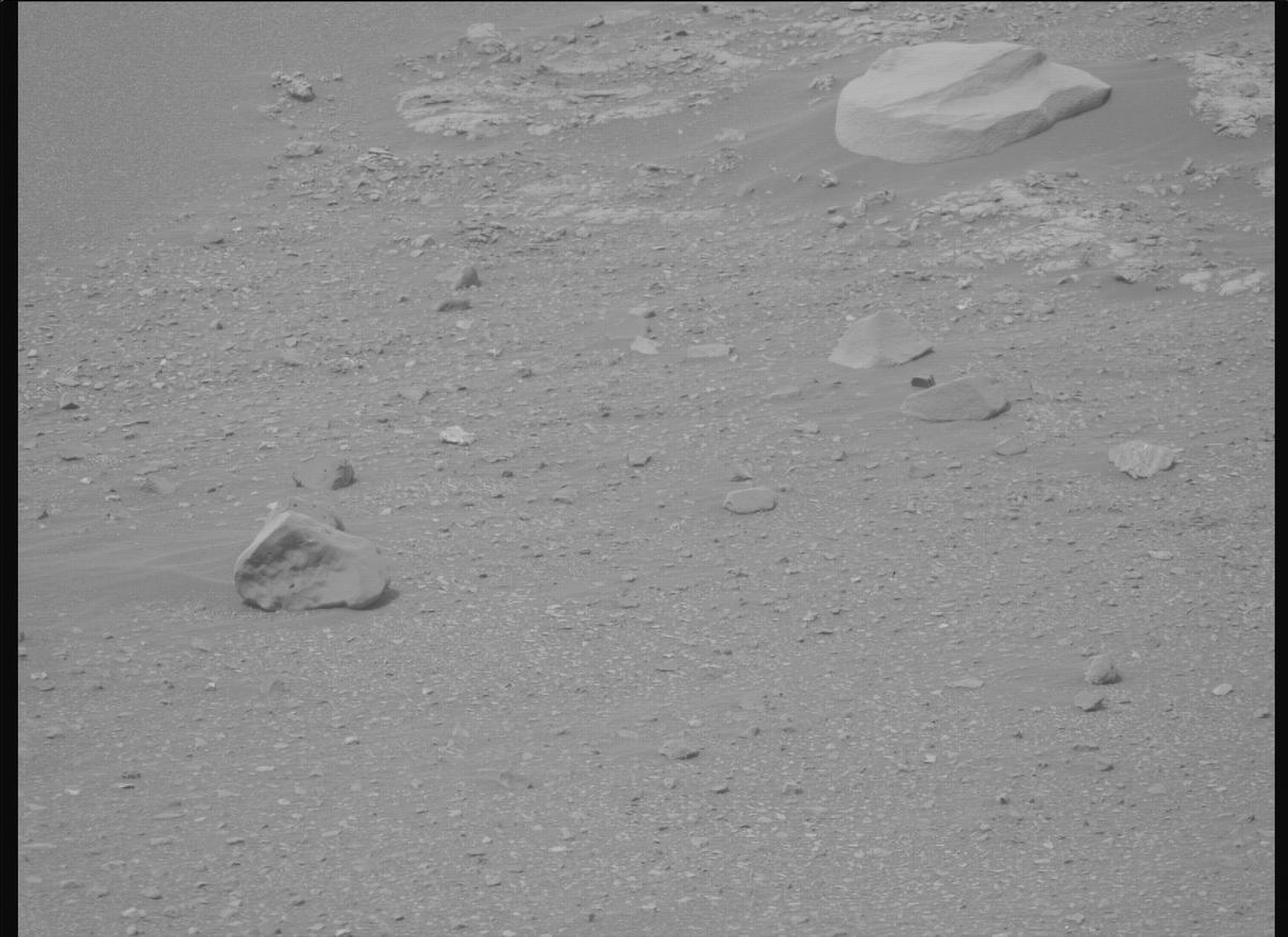 This image was taken by MCZ_RIGHT onboard NASA's Mars rover Perseverance on Sol 588