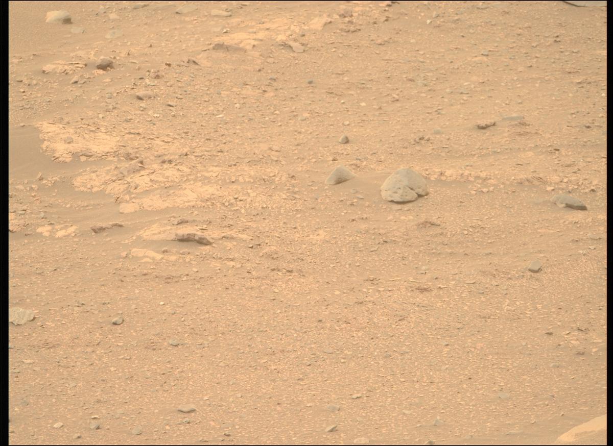 This image was taken by MCZ_RIGHT onboard NASA's Mars rover Perseverance on Sol 588