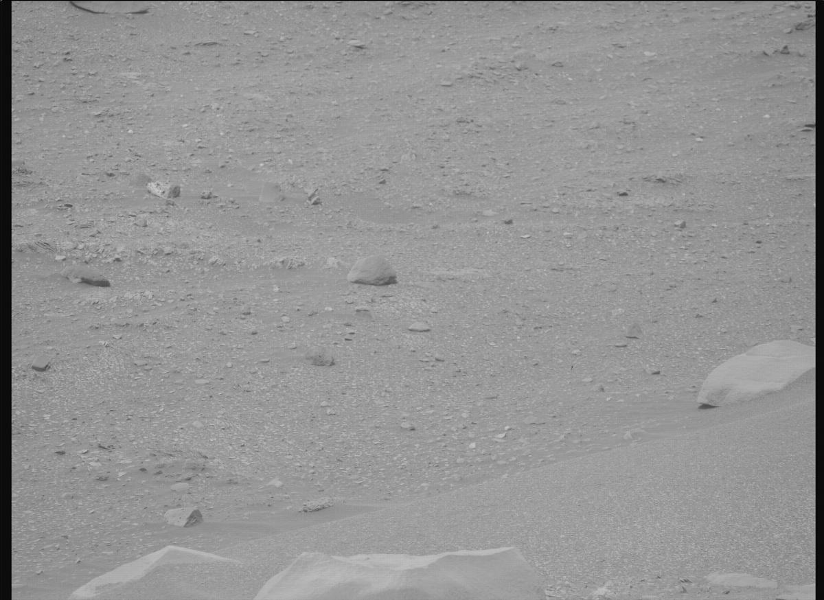 This image was taken by MCZ_RIGHT onboard NASA's Mars rover Perseverance on Sol 588