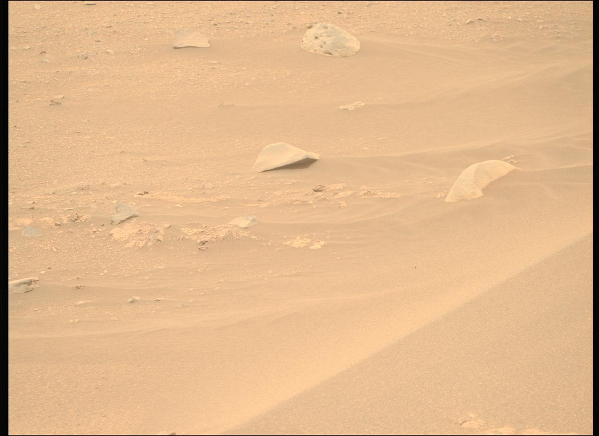 This image was taken by MCZ_RIGHT onboard NASA's Mars rover Perseverance on Sol 588