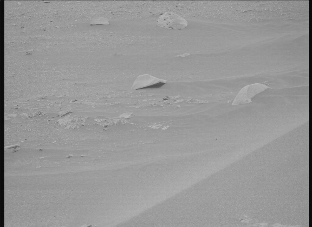 This image was taken by MCZ_RIGHT onboard NASA's Mars rover Perseverance on Sol 588