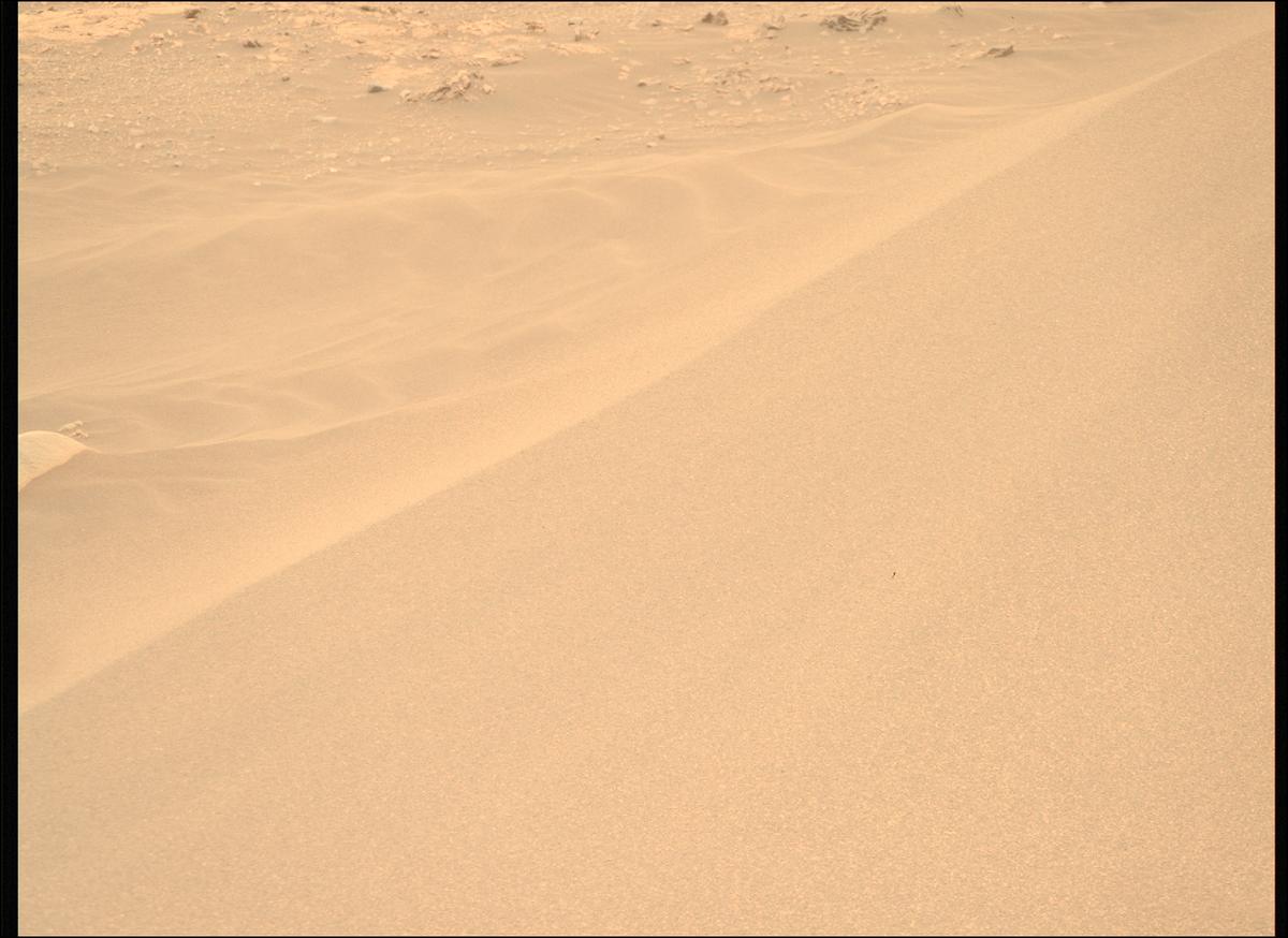 This image was taken by MCZ_RIGHT onboard NASA's Mars rover Perseverance on Sol 588