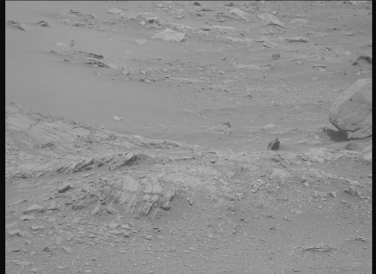 This image was taken by MCZ_RIGHT onboard NASA's Mars rover Perseverance on Sol 588