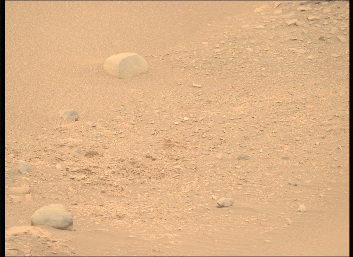 This image was taken by MCZ_RIGHT onboard NASA's Mars rover Perseverance on Sol 588