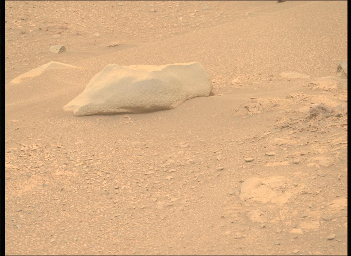 This image was taken by MCZ_RIGHT onboard NASA's Mars rover Perseverance on Sol 588