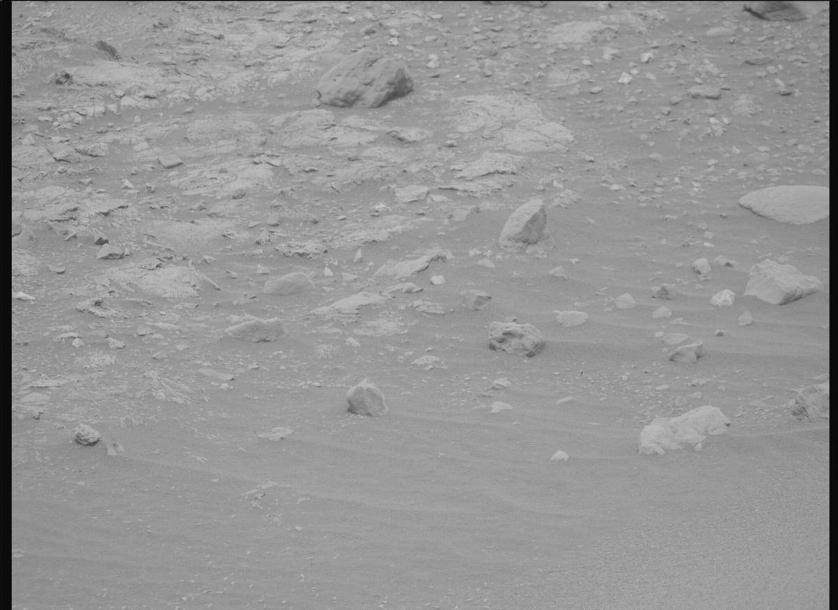 This image was taken by MCZ_RIGHT onboard NASA's Mars rover Perseverance on Sol 588