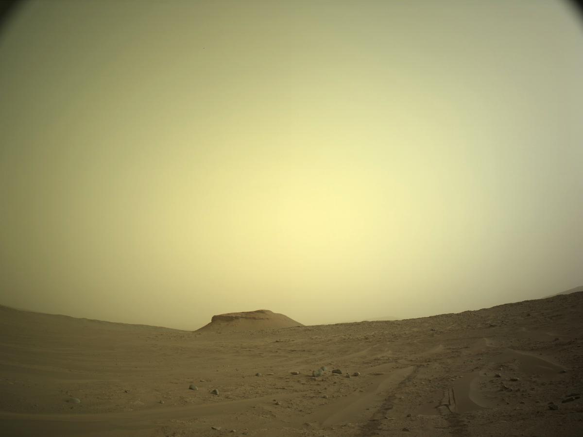 This image was taken by NAVCAM_LEFT onboard NASA's Mars rover Perseverance on Sol 592