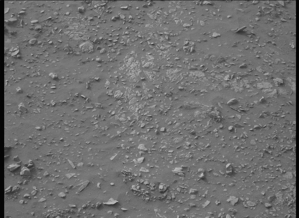 This image was taken by MCZ_RIGHT onboard NASA's Mars rover Perseverance on Sol 592