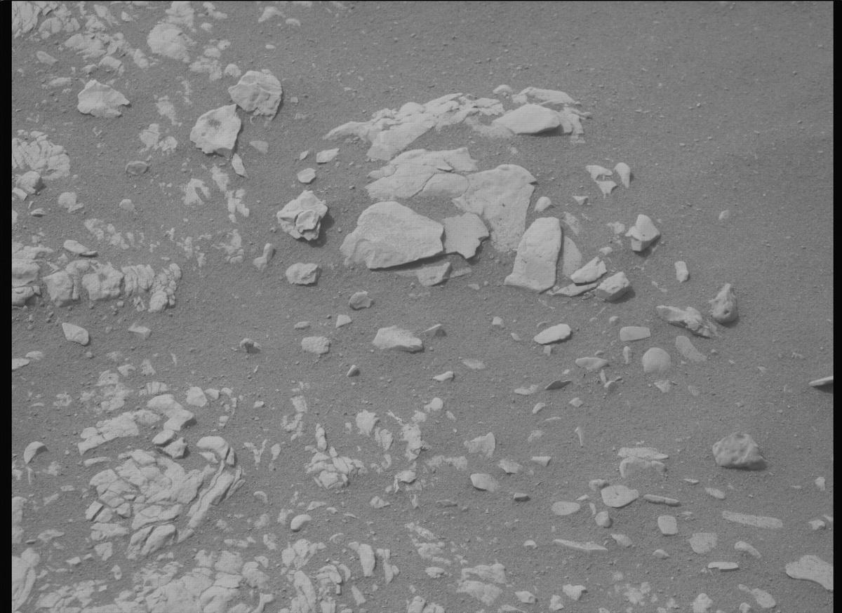 This image was taken by MCZ_RIGHT onboard NASA's Mars rover Perseverance on Sol 593