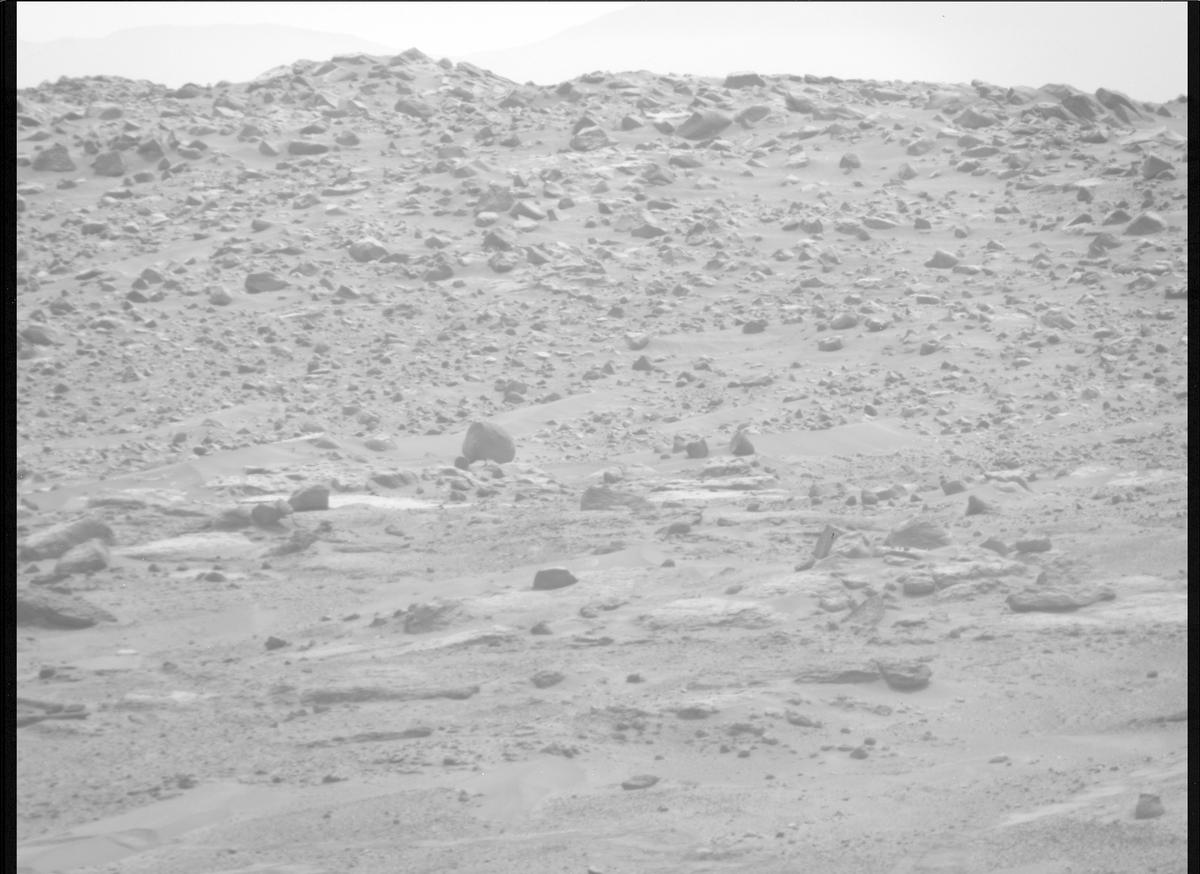 This image was taken by MCZ_RIGHT onboard NASA's Mars rover Perseverance on Sol 604
