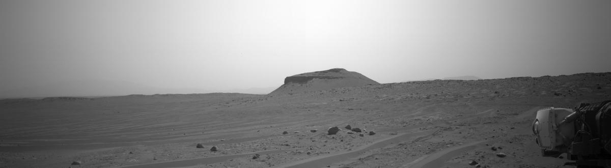 This image was taken by NAVCAM_LEFT onboard NASA's Mars rover Perseverance on Sol 606