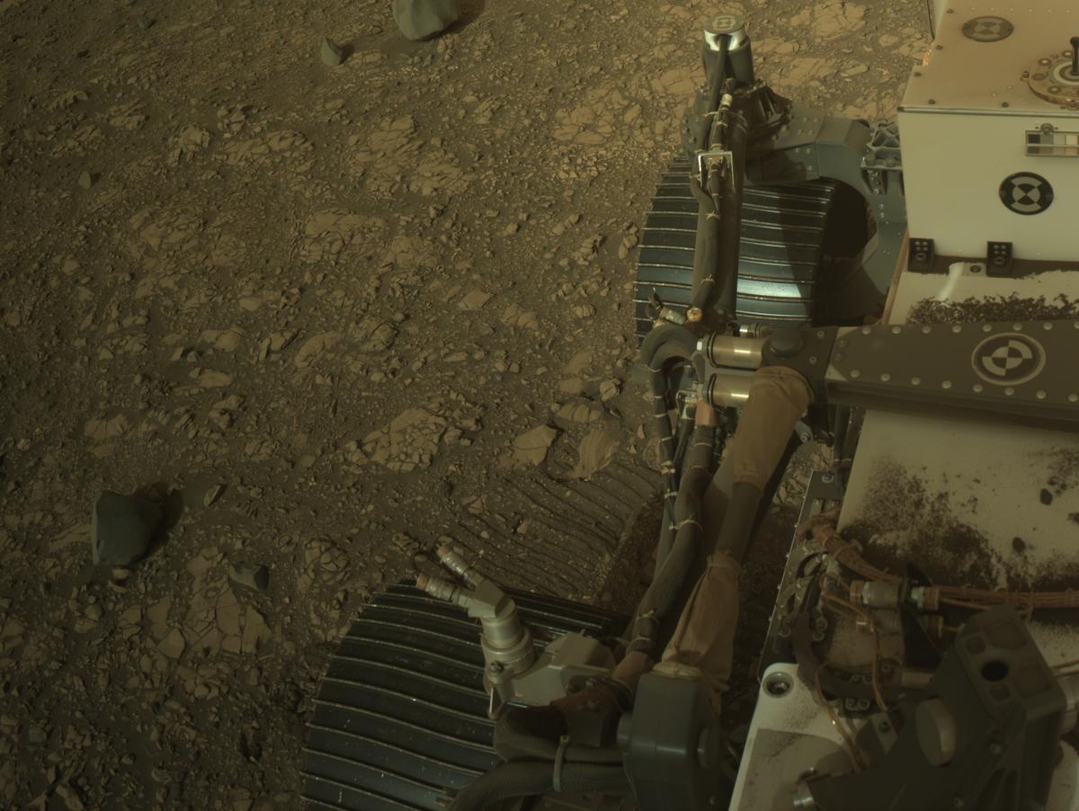 This image was taken by NAVCAM_RIGHT onboard NASA's Mars rover Perseverance on Sol 606