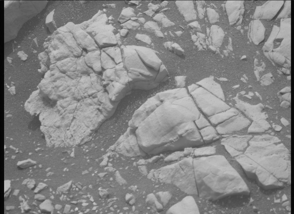 This image was taken by MCZ_RIGHT onboard NASA's Mars rover Perseverance on Sol 607