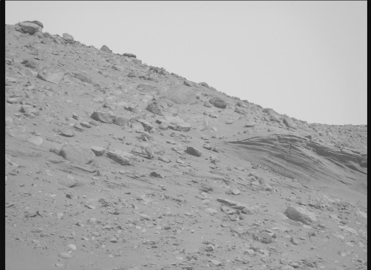 This image was taken by MCZ_RIGHT onboard NASA's Mars rover Perseverance on Sol 610