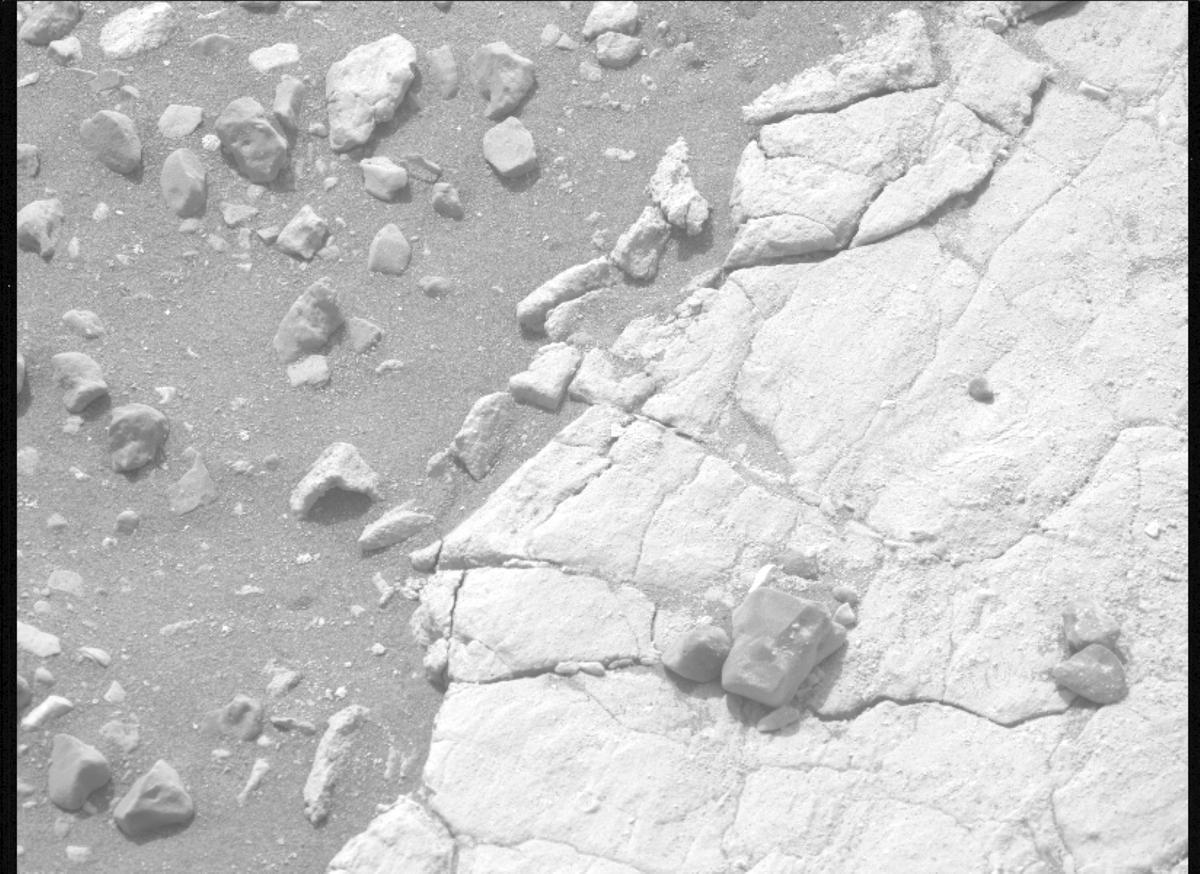 This image was taken by MCZ_LEFT onboard NASA's Mars rover Perseverance on Sol 613