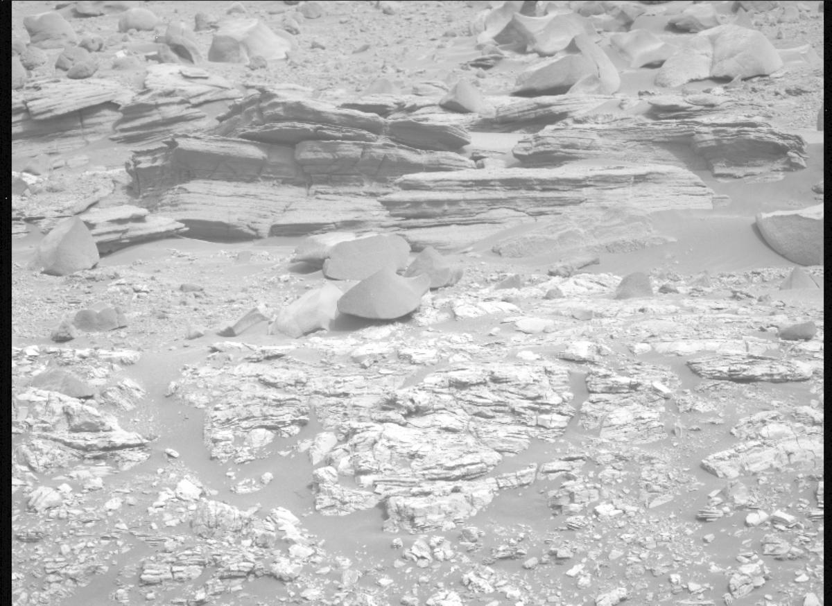 This image was taken by MCZ_LEFT onboard NASA's Mars rover Perseverance on Sol 613