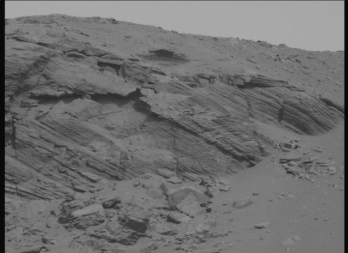 This image was taken by MCZ_LEFT onboard NASA's Mars rover Perseverance on Sol 613