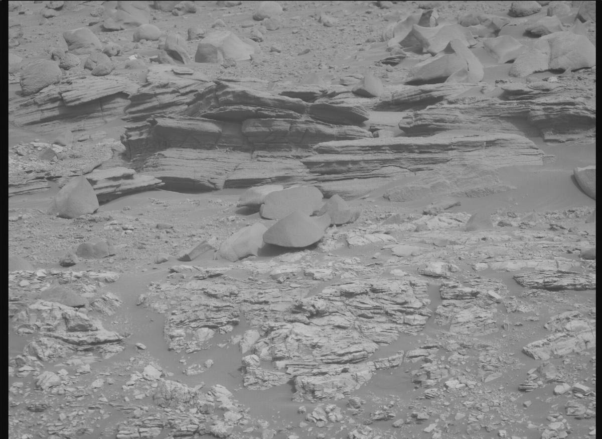 This image was taken by MCZ_RIGHT onboard NASA's Mars rover Perseverance on Sol 613