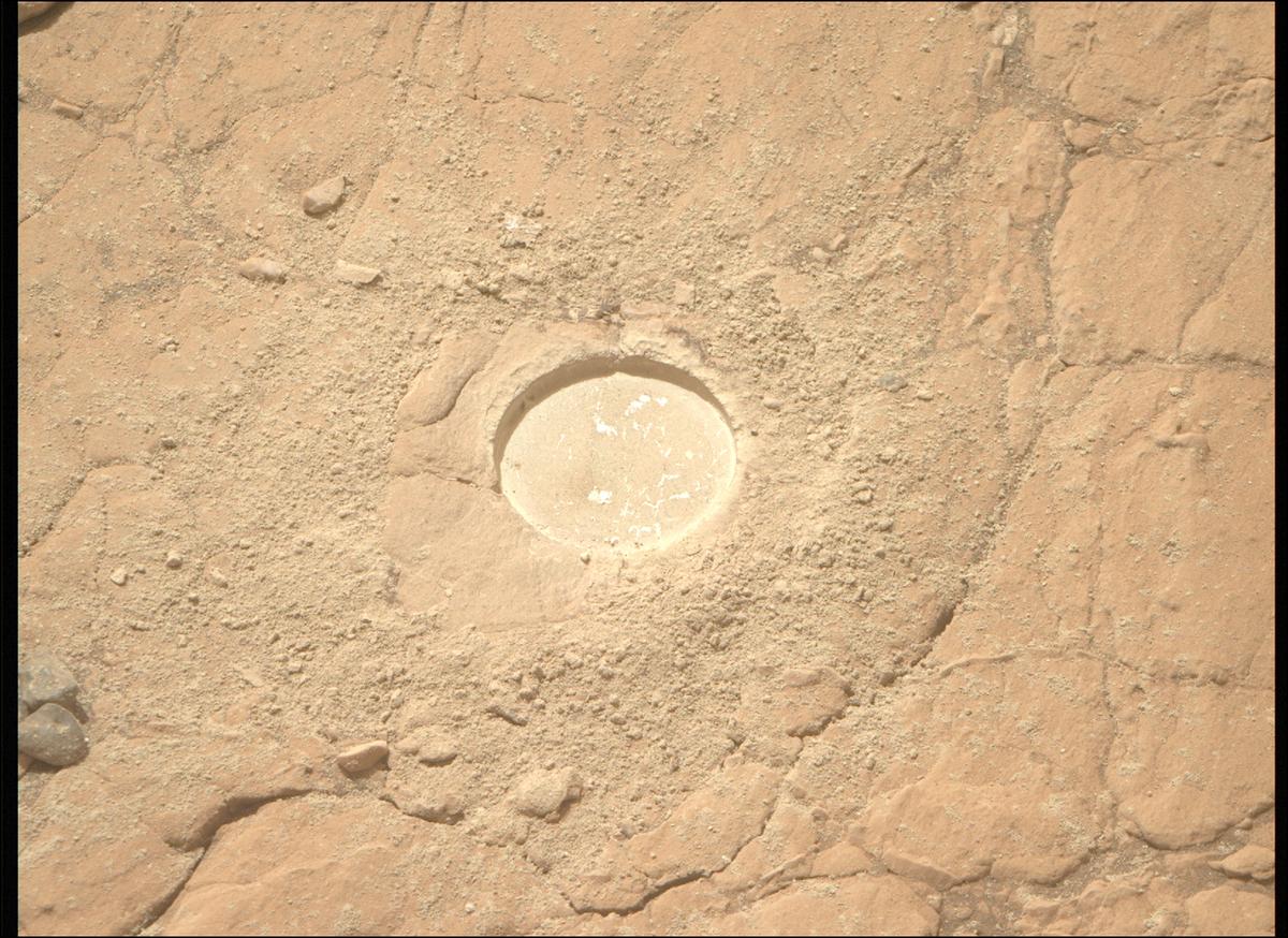 This image was taken by MCZ_RIGHT onboard NASA's Mars rover Perseverance on Sol 613